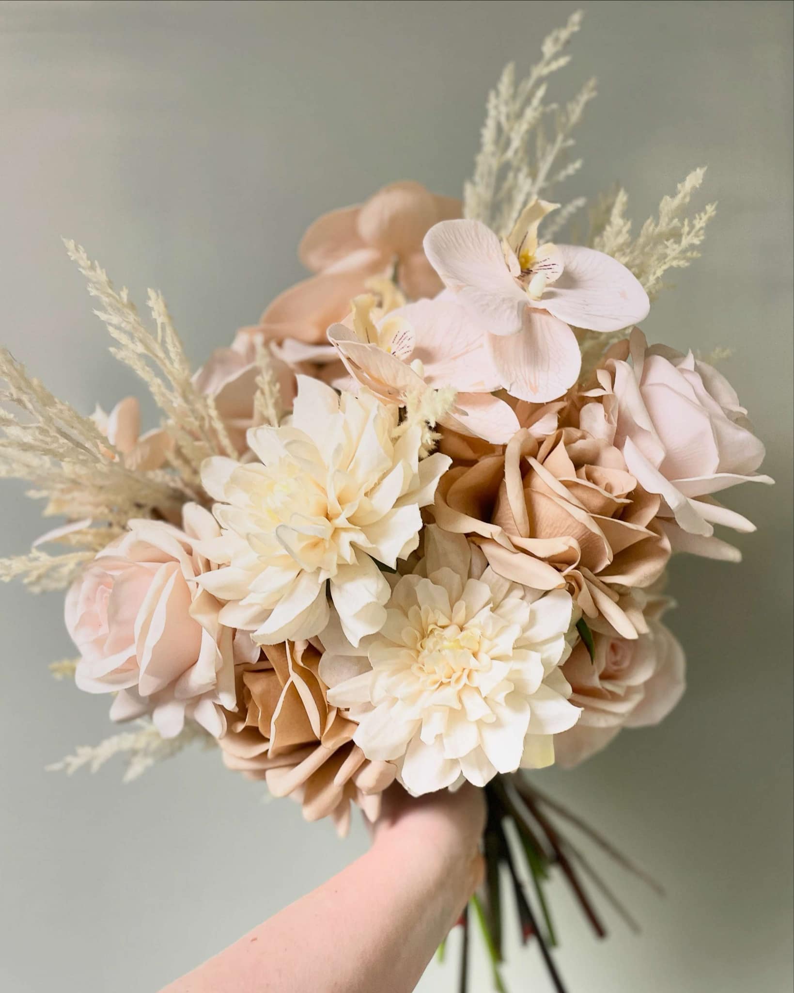 Beige Bouquet